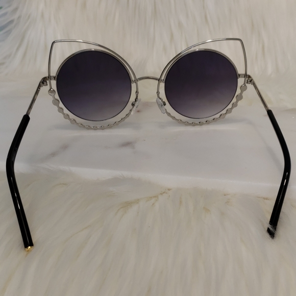 New Luxury Rhinestone Cateye Sunglasses - Picture 8 of 8